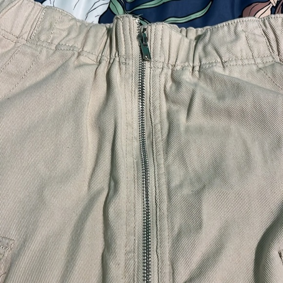 Tan midi length cargo skirt - Picture 2 of 5